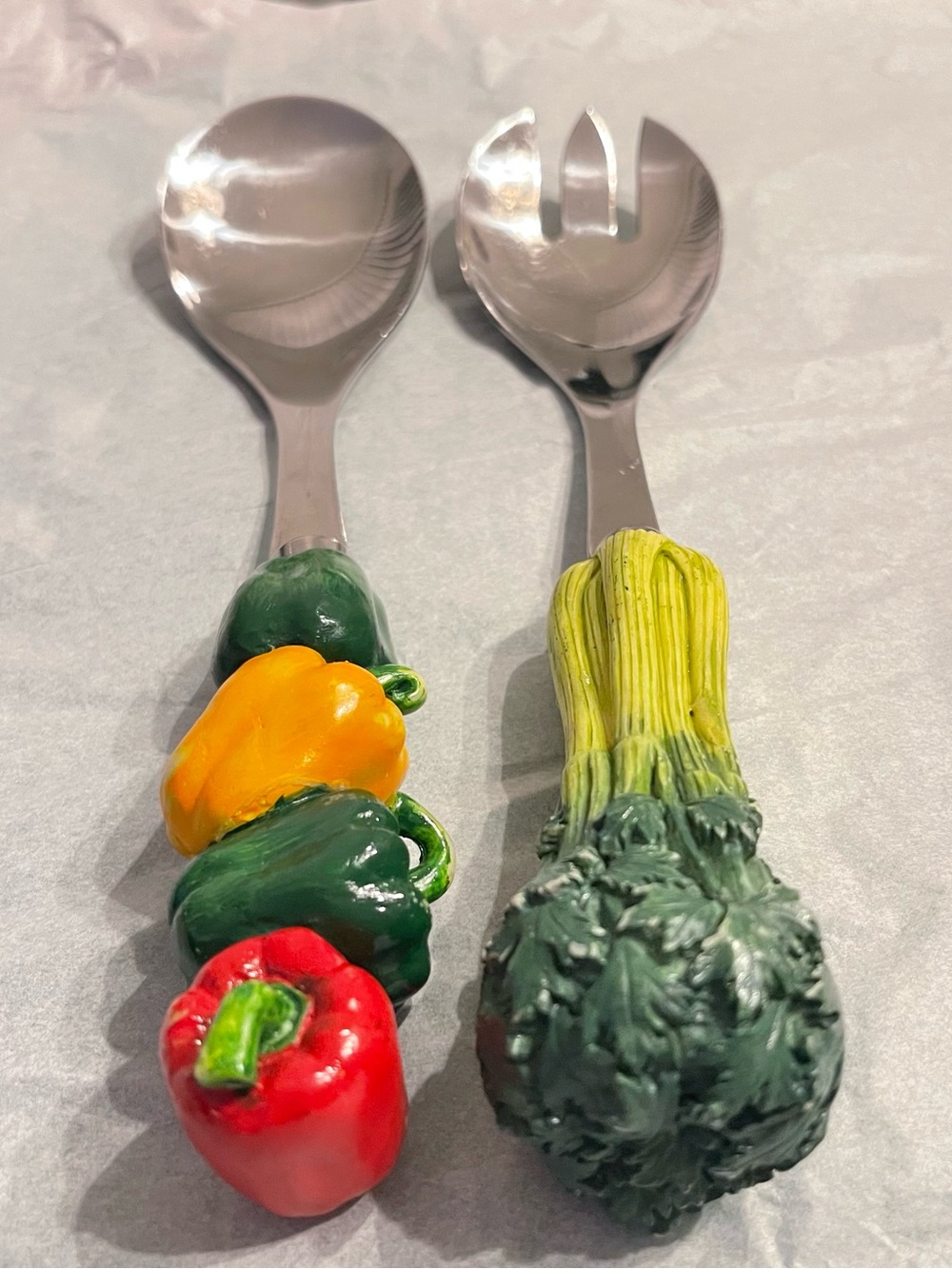 Vegetable-Handle Stainless Salad Serving Set in Red, Yellow & Green